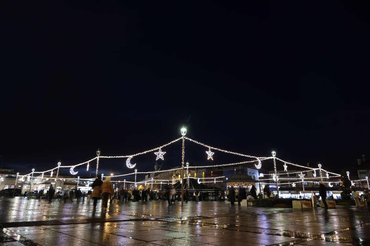 Şeb-i Arus için ışıklandırılan Konya sokaklarında görsel şölen oluştu 6